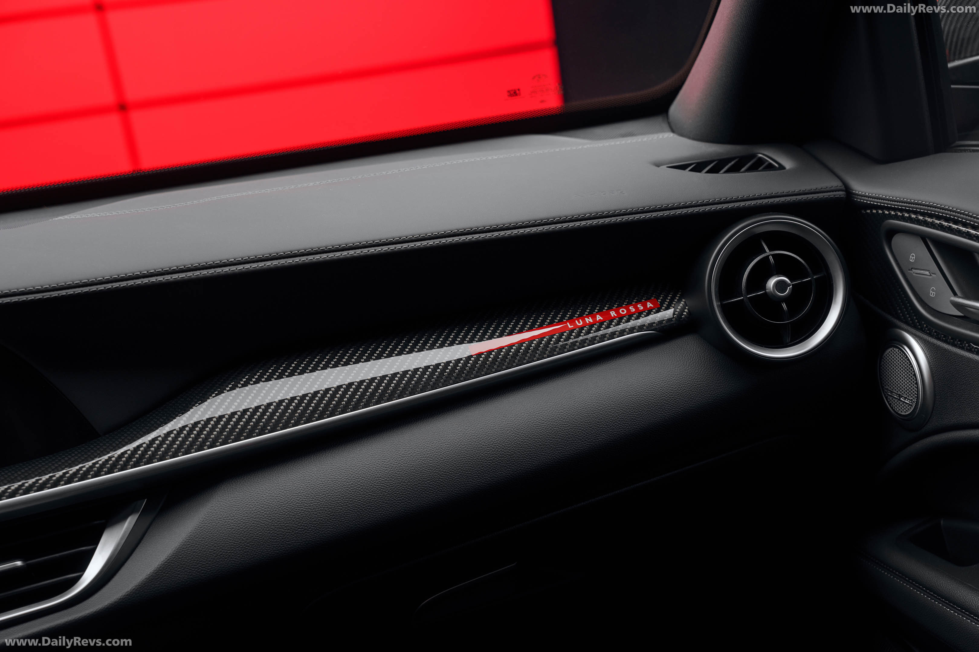 2027 Alfa Romeo Stelvio Luna Rossa Interior